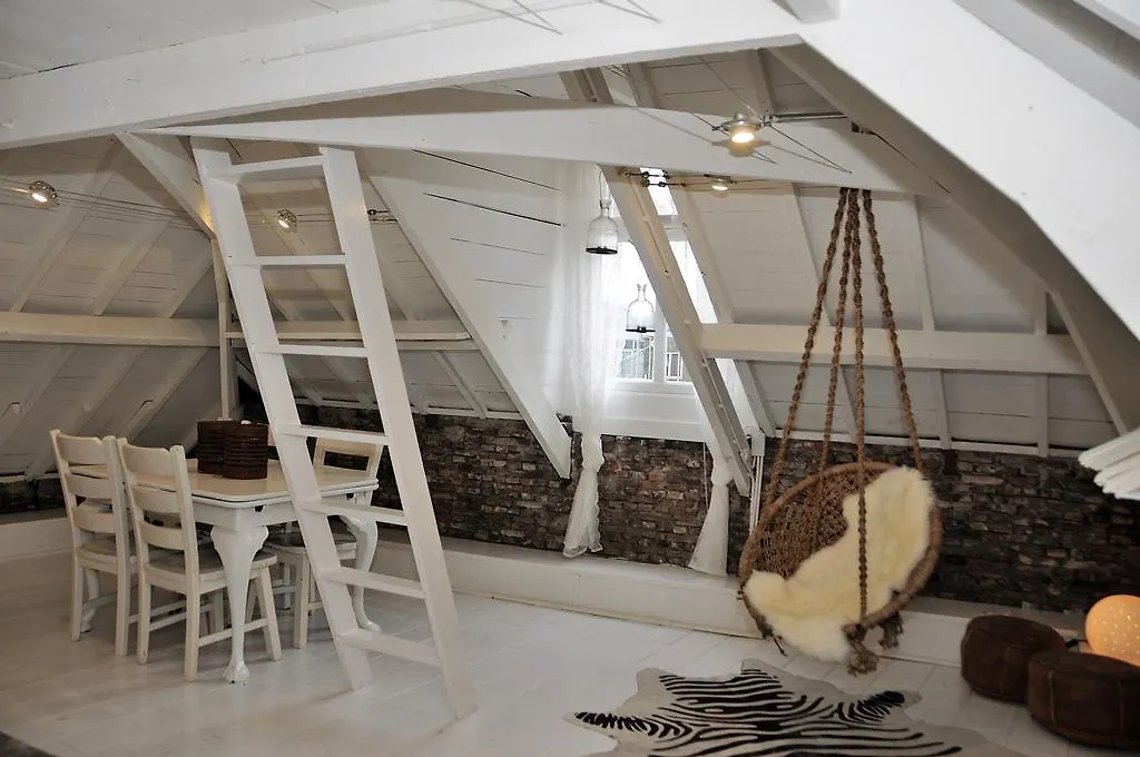 Apartment Attic Room Judy'S Zandvoort Netherlands